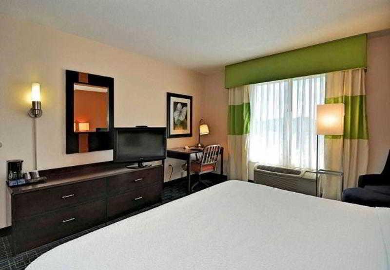 Fairfield Inn And Suites By Marriott Potomac Mills Woodbridge Zewnętrze zdjęcie